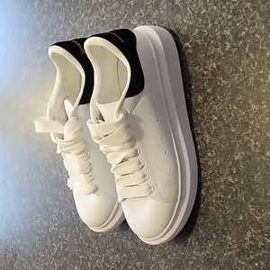 ALEXANDER McQUEEN SIZE ER 39 US 7.5 WHITE&BLACK  AUTHENTIC